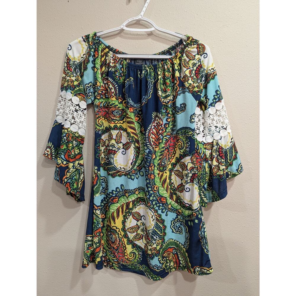 Pretty multi color Paisley print pinwheel long bell sleeve tunic by Win Win S/M